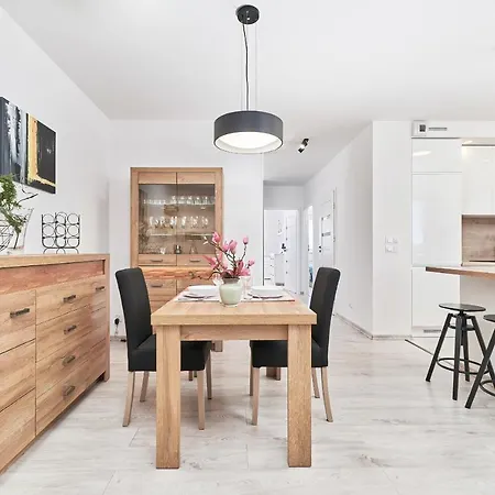 Apartment Exclusive Teczowa With Underground Parking By Renters Wroclaw