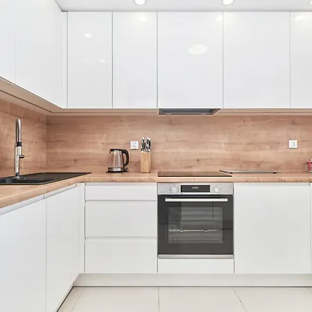 Exclusive Teczowa With Underground Parking By Renters