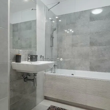 Exclusive Teczowa With Underground Parking By Renters Apartment Wroclaw