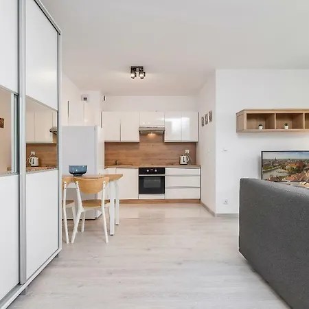 Exclusive Teczowa With Underground Parking By Renters ヴロツワフ