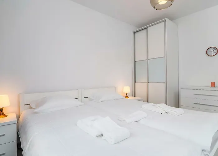 Exclusive Teczowa With Underground Parking By Renters